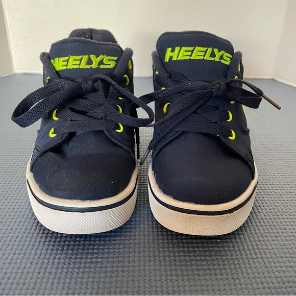 Heelys roller skate shoes - Picture 4 of 9